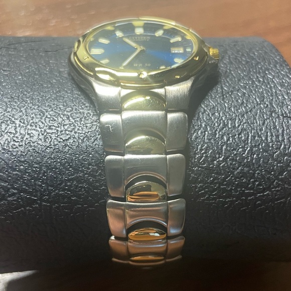 Vintage Citizen Quartz Watch *Works* - Picture 3 of 4